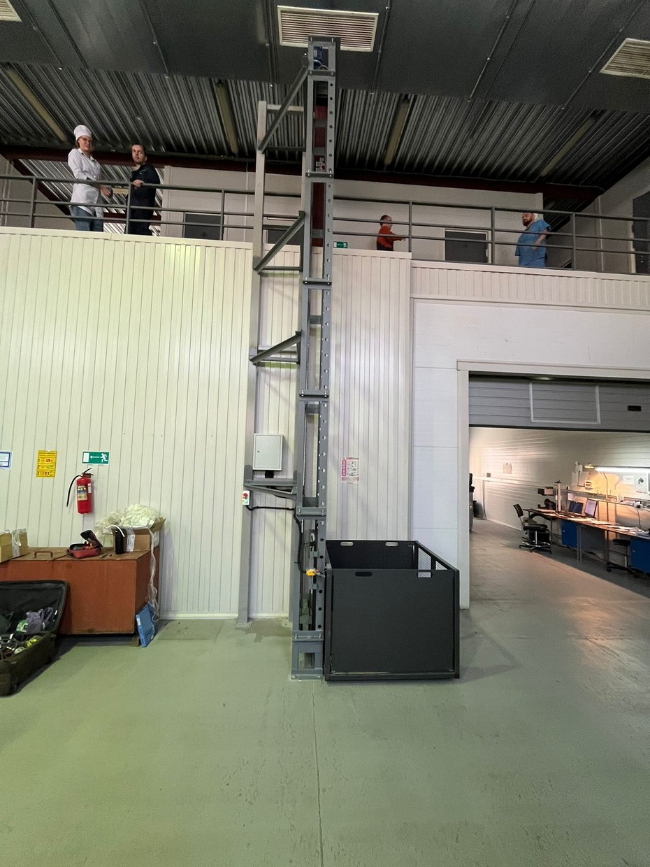 Мачтовый подъемник цепной, 300 кг в Рязани