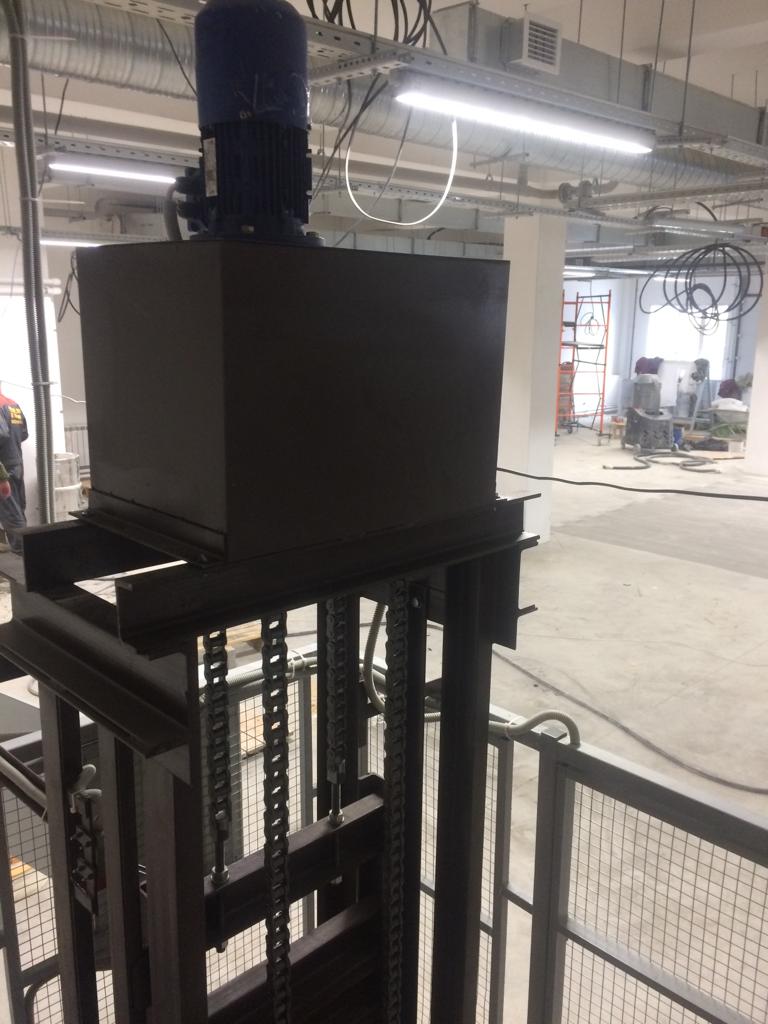 Консольный подъемник, 500 кг, Казань, склад