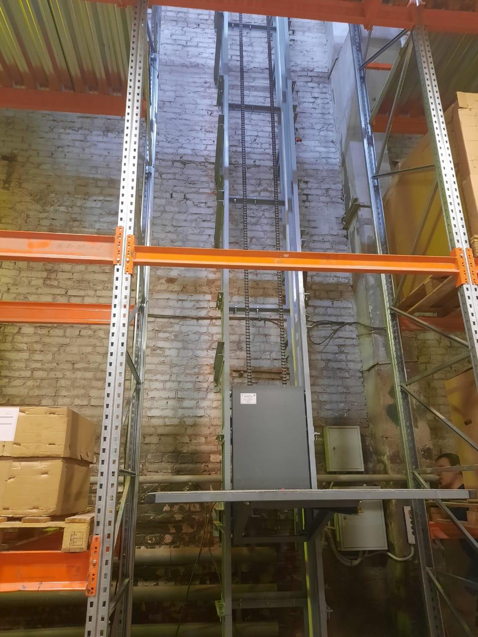 Мачтовый электрический цепной подъёмник, 1000 кг, Екатеринбург